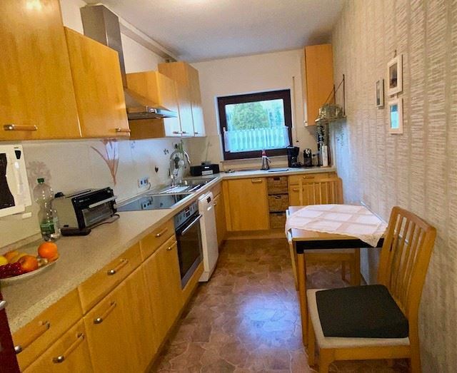 K�che mit Blick in den Garten Etagenwohnung Neustadt