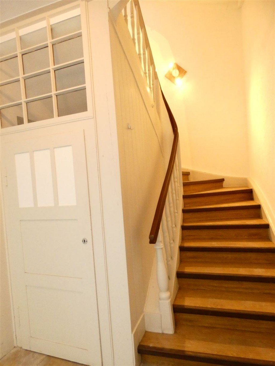 Hausflur zur WG-Wohnung 1.OG Wohnung Deidesheim