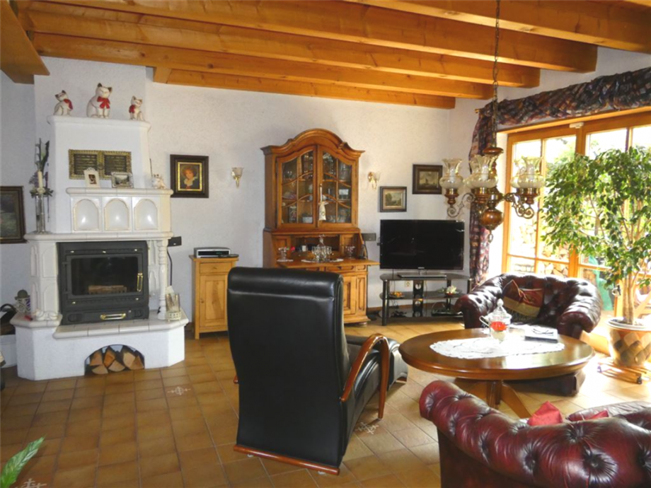 Wohnzimmer mit Kachelofen Einfamilienhaus Wachenheim an der Weinstra�e