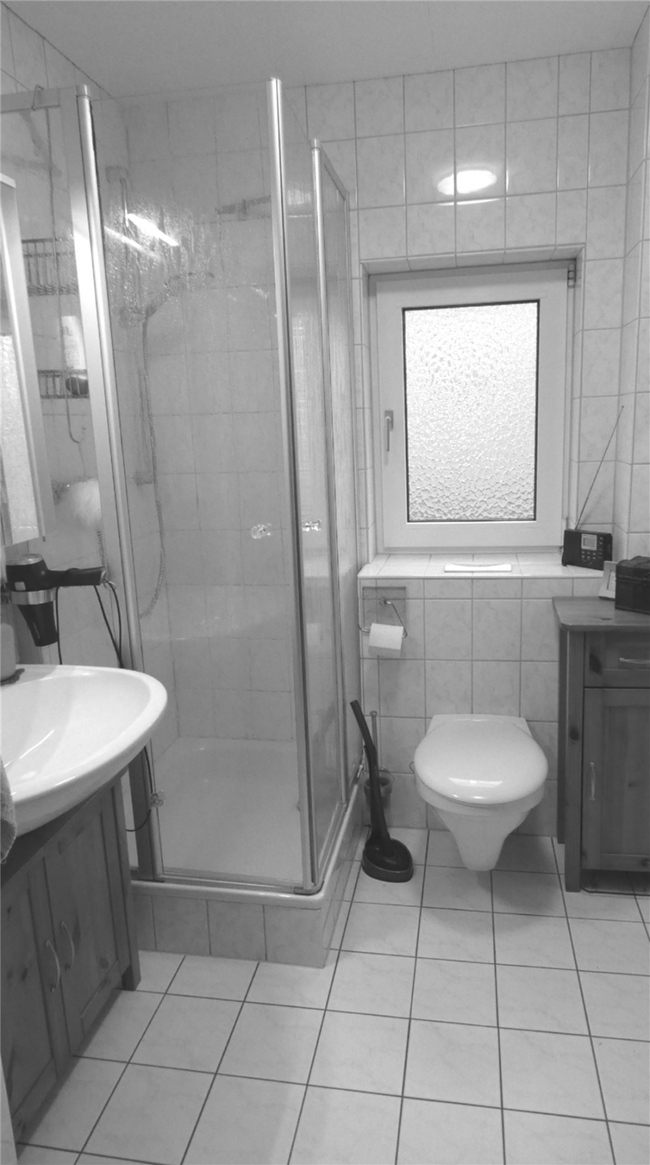 Duschbadezimmer Doppelhaush�lfte Esthal