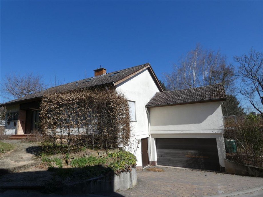 Ansicht mit Doppelgarage und Einliegerzugang Einfamilienhaus Neustadt