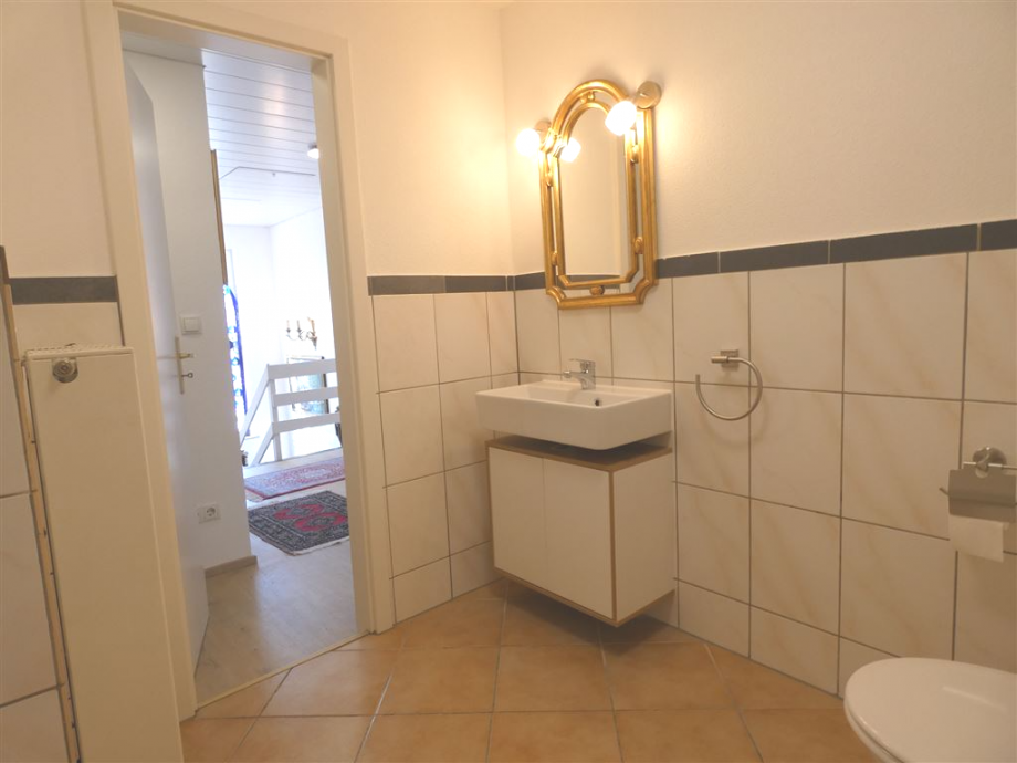 Gepfleges Duschbadezimmer OG Einfamilienhaus Kallstadt , Pfalz