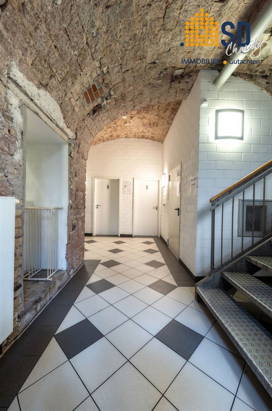 Diele im Untergescho� Gesch�ftshaus Neustadt an der Weinstra�e
