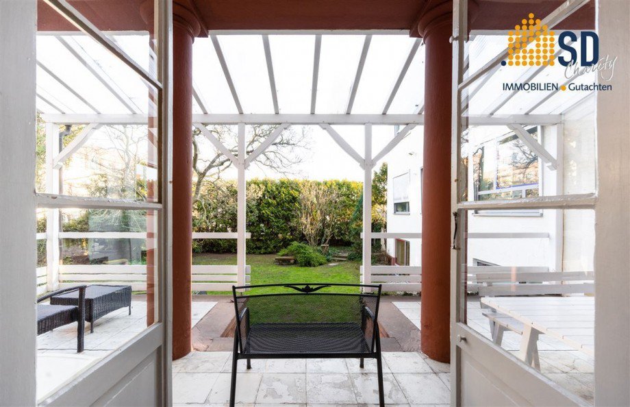 �berdachte Terrasse Gesch�ftshaus Neustadt an der Weinstra�e