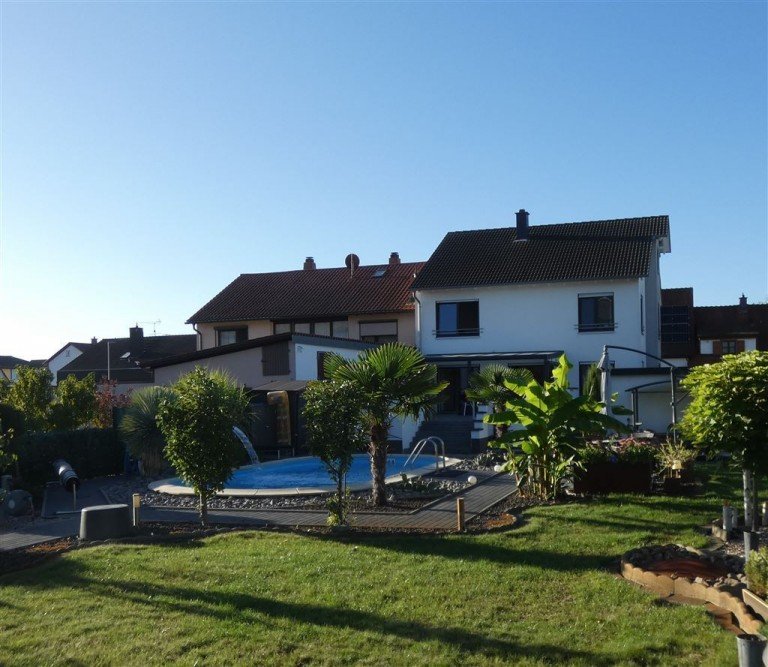 Hausansicht Speyer Einfamilienhaus NEU-Gehobenes Doppelhaus in Speyer traumhafter Garten mit Pool