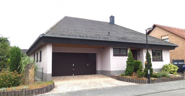 Au�enansicht ruhige Anwohnerstra�e Otterstadt Bungalow VERKAUFT -Top - gepflegter Bungalow in Otterstadt mit Ausbaupotential
