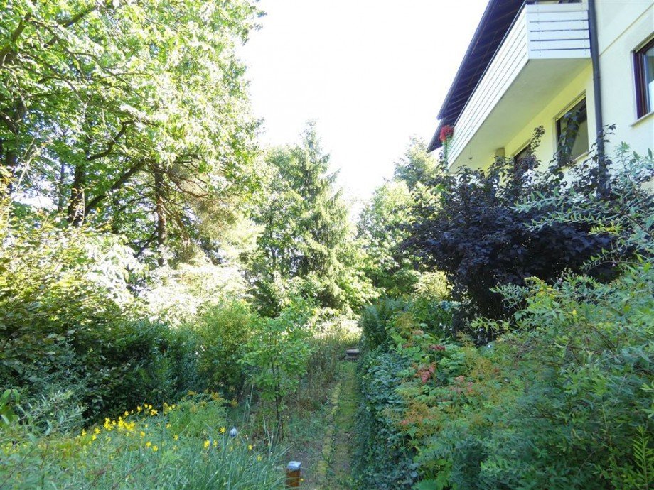 2 FH mit gewachsenem Garten Zweifamilienhaus Neustadt