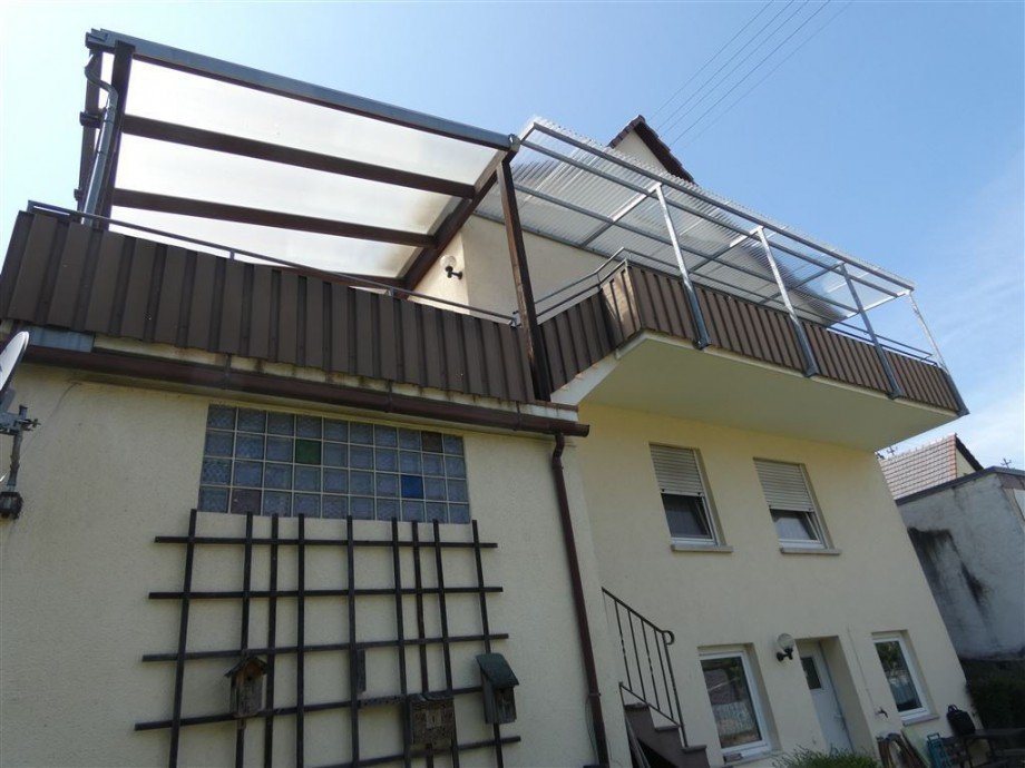 �berdachung Balkon und Terrasse Mehrfamilienhaus Neustadt