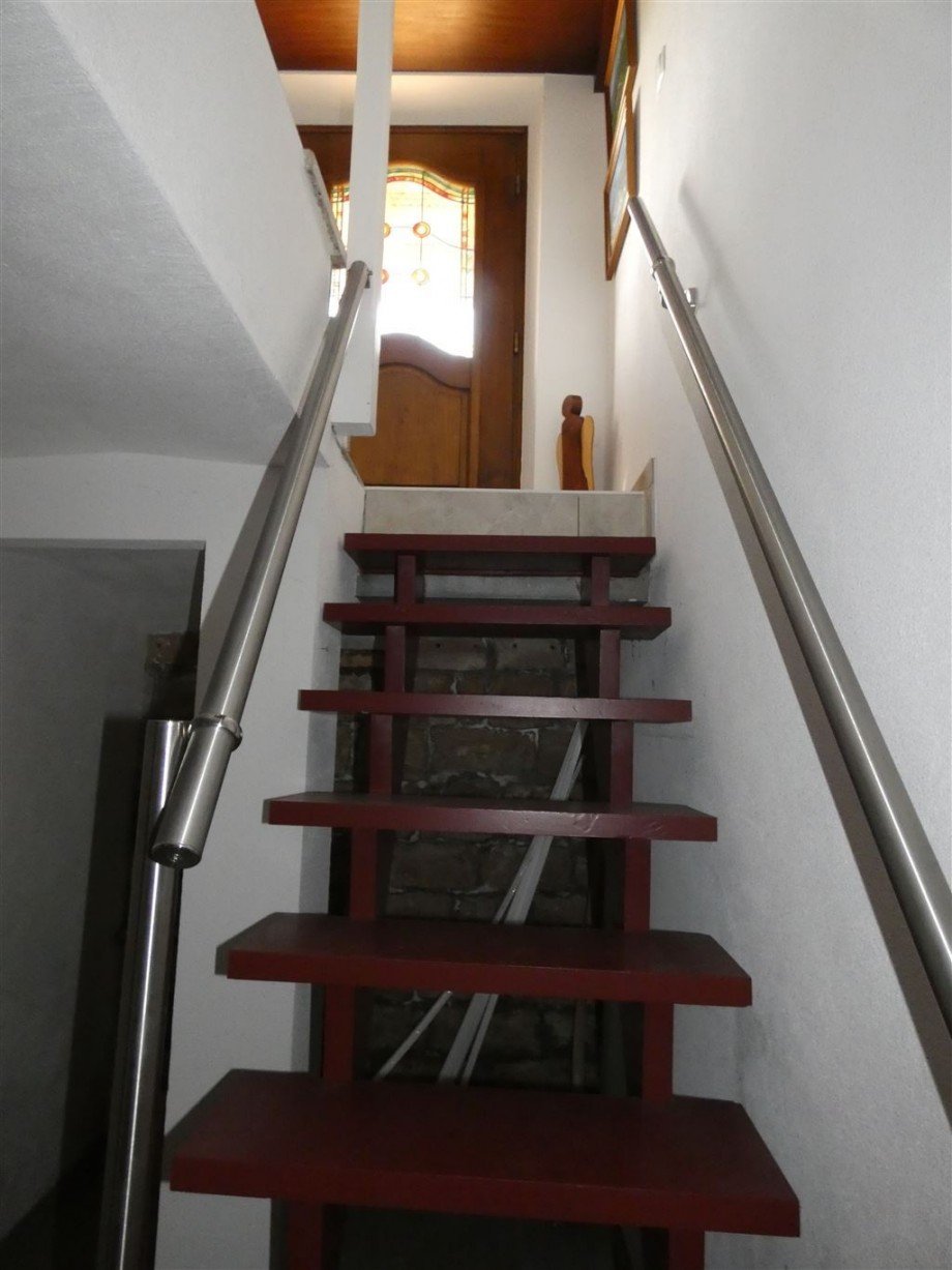 Kellertreppe Einfamilienhaus Kallstadt , Pfalz