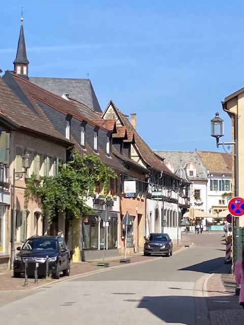Gewerber�ume in Deidesheim Deidesheim Wohnung 6er WG im Zentrum von Deidesheim -WG-Zimmer Nr. 3