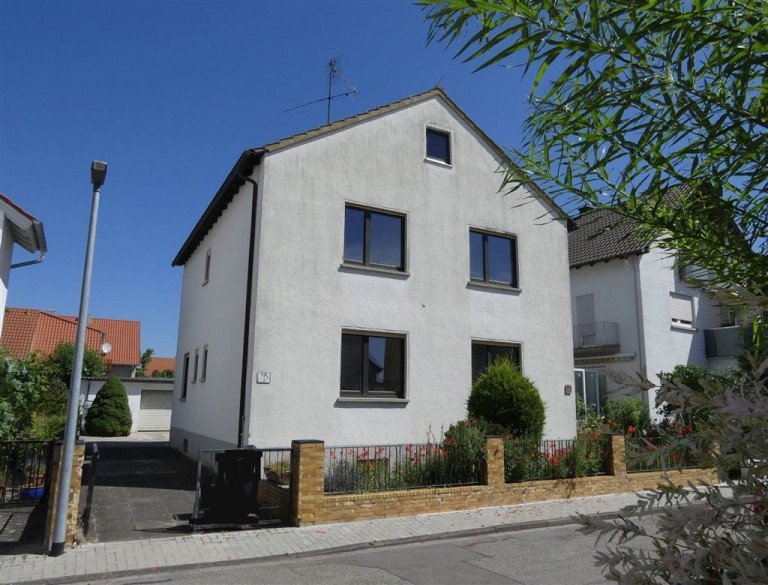 Hausansicht S�d Niederkirchen b Deidesheim Einfamilienhaus V E R K A U F T-Einfamilienhaus Verbandsgemeinde Deidesheim - Niederkirchen